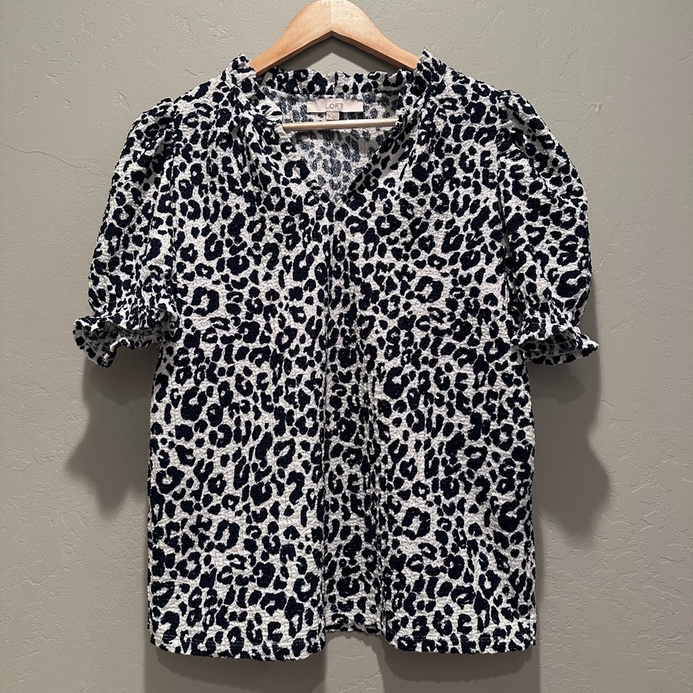 Loft Leopard Print Short Puff‎ Sleeve Blouse Top Size Small